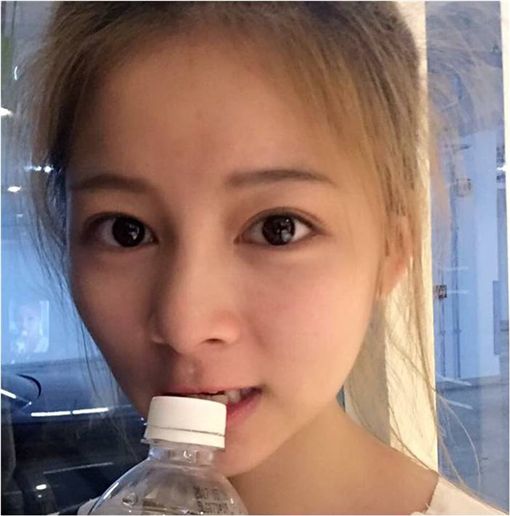 Q力觉醒！超萌肯德基正妹　水汪大眼让网友被“删”也甘愿